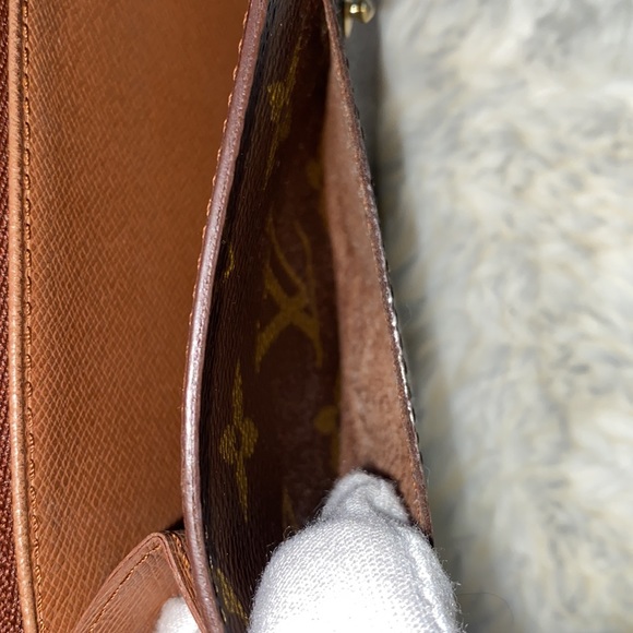 Louis Vuitton Monogram Wallet - Picture 13 of 16